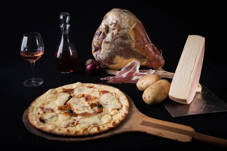 Pizza Raclette forestière préparée par Pizza Del Arno